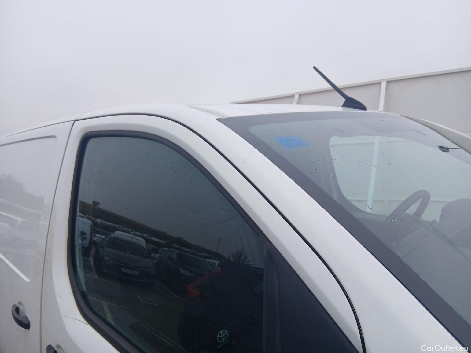  Toyota  Proace TOYOTA  / 2016 / 4P / furgón FU. MEDIO (L1) 2.0D 90kW COMFORT CARGA + #50