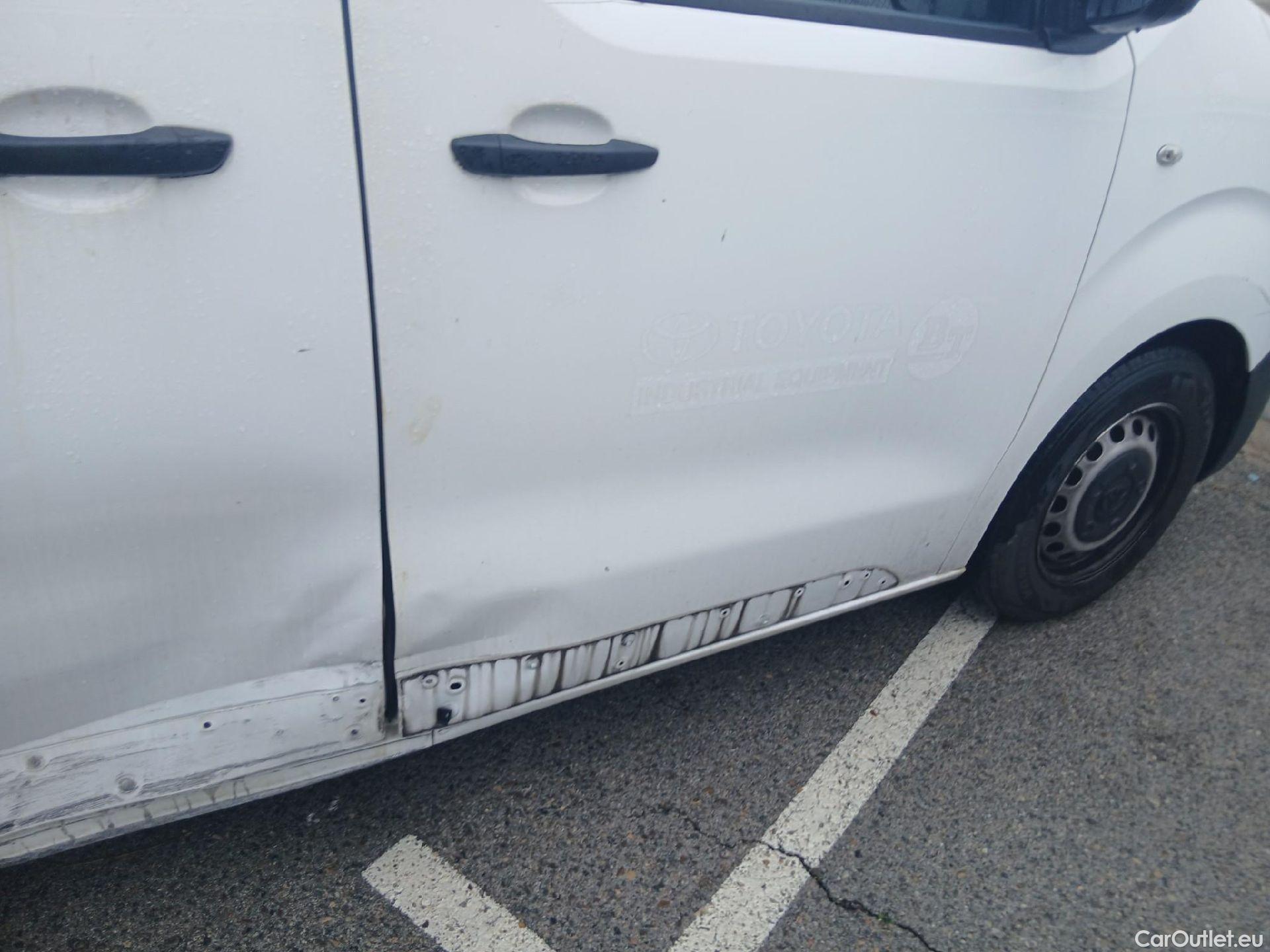  Toyota  Proace TOYOTA  / 2016 / 4P / furgón FU. MEDIO (L1) 2.0D 90kW COMFORT CARGA + #46