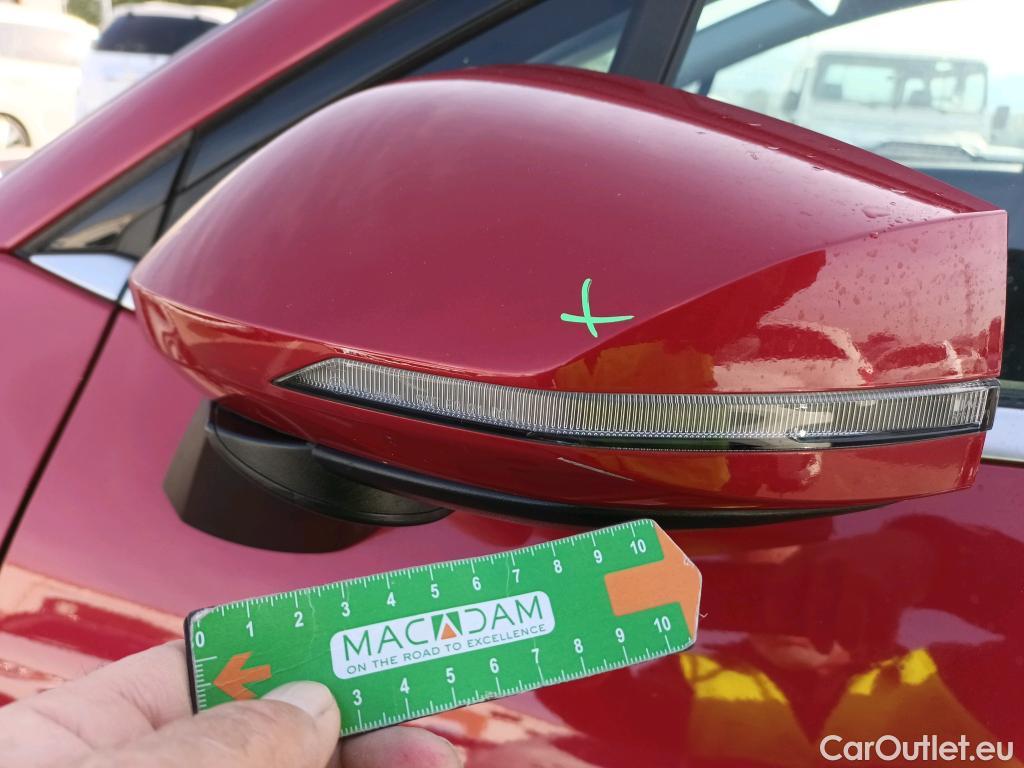  KIA  Sportage KIA  / 2022 / 5P / todoterreno 1.6 T-GDi 118kW (160CV) Drive 17