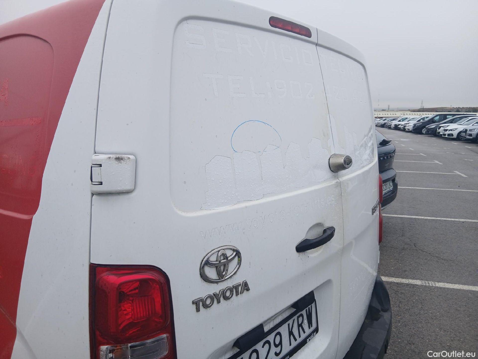  Toyota  Proace TOYOTA  / 2016 / 4P / furgón FU. MEDIO (L1) 2.0D 90kW COMFORT CARGA + #27