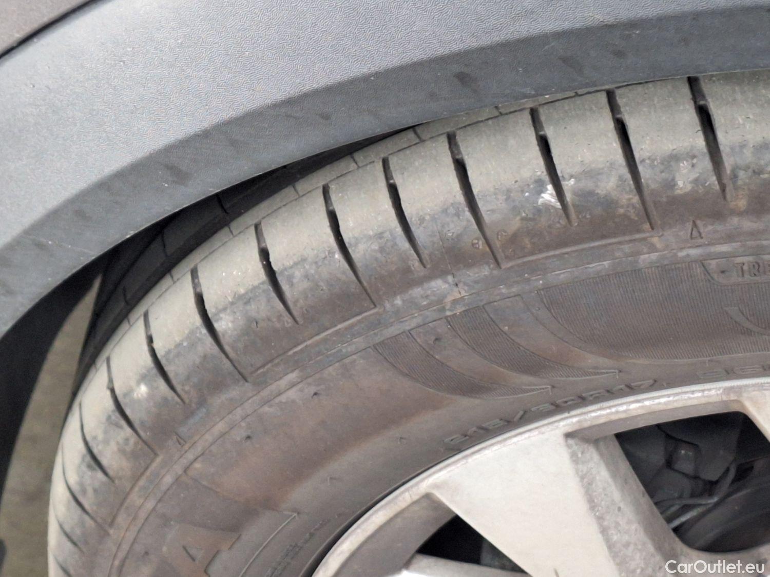  Renault  Captur Renault,  '19, Renault  TCe 140 EDC Intens 5d #33