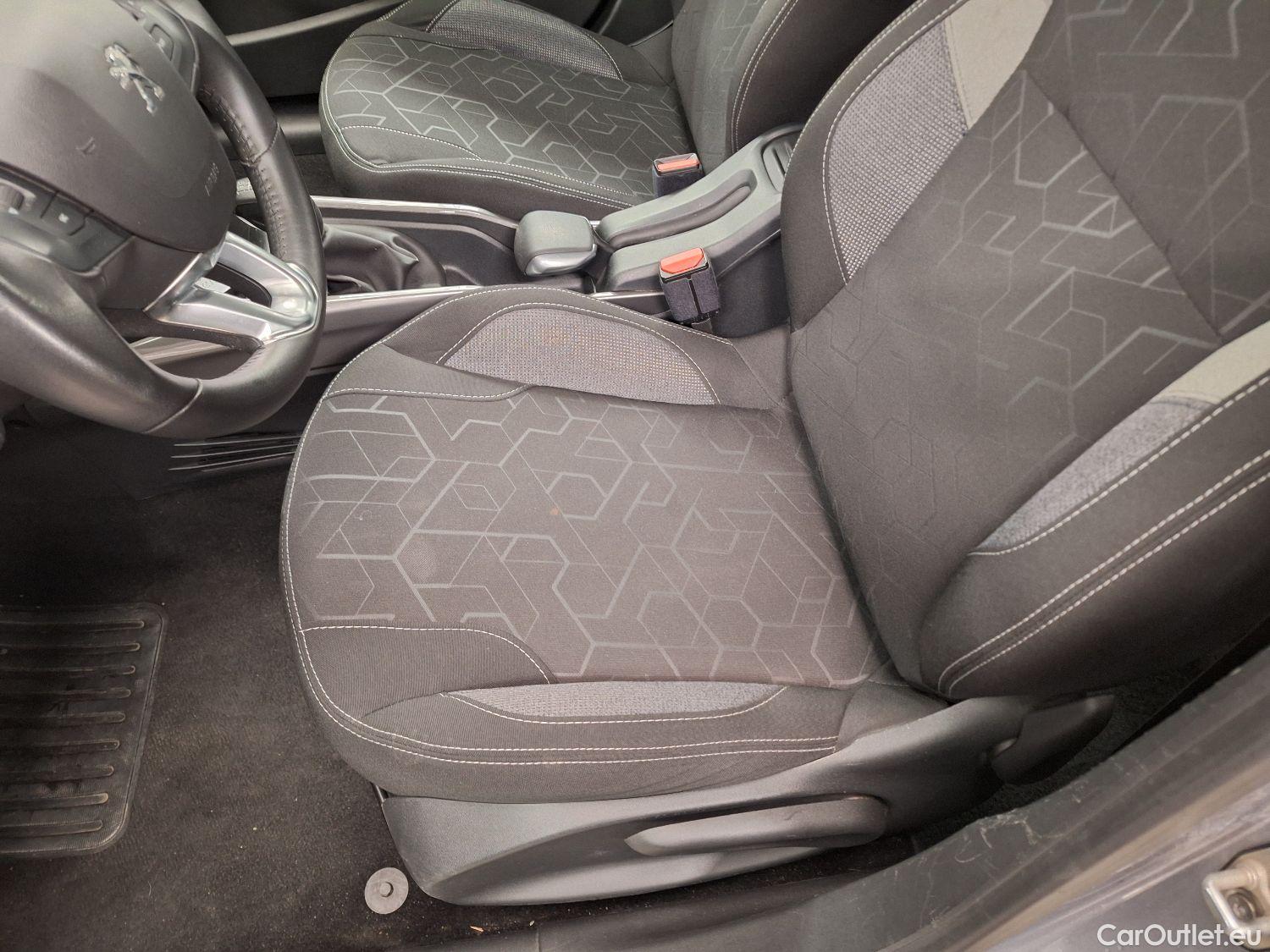  Peugeot  2008 Peugeot,  FL'16, Peugeot  1.2 Puretech 61kW S&S Active 5d #17