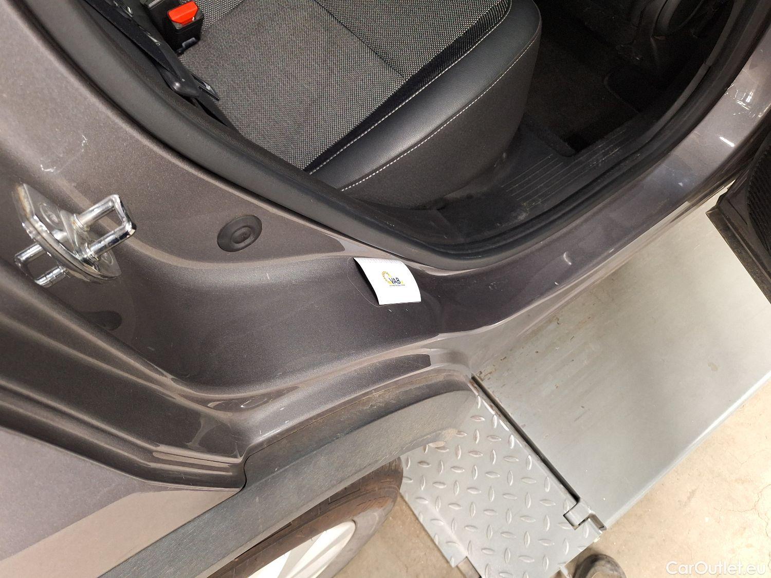  Renault  Captur Renault,  '19, Renault  TCe 140 EDC Intens 5d #16