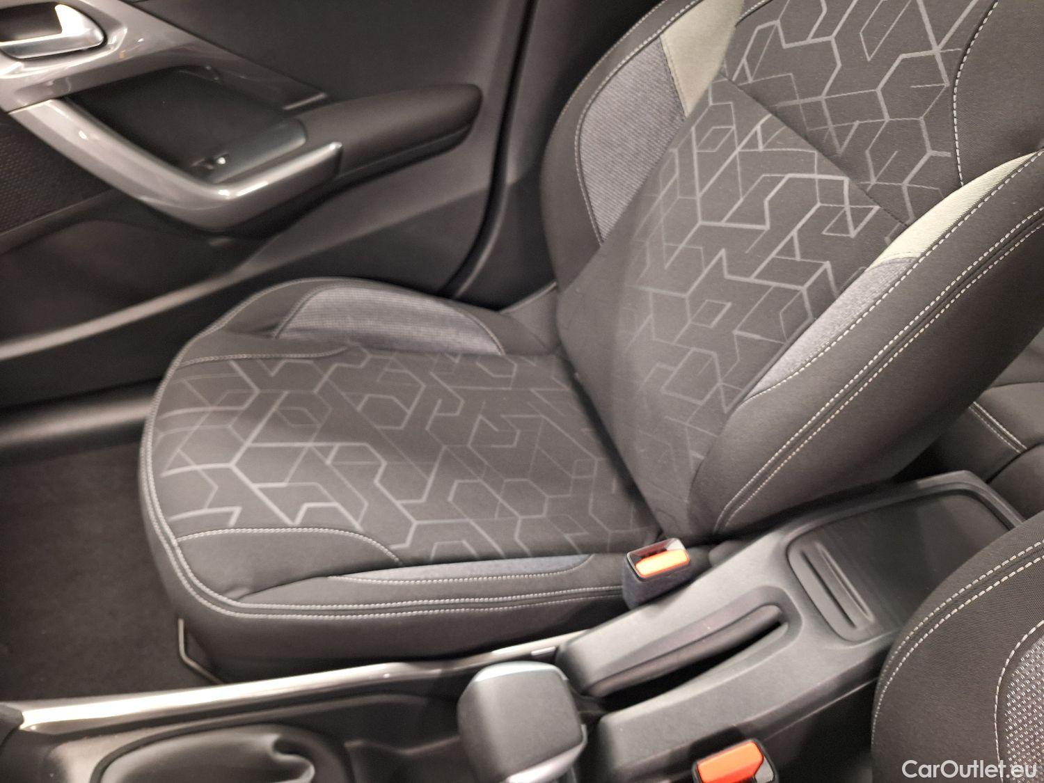  Peugeot  2008 Peugeot,  FL'16, Peugeot  1.2 Puretech 61kW S&S Active 5d #18