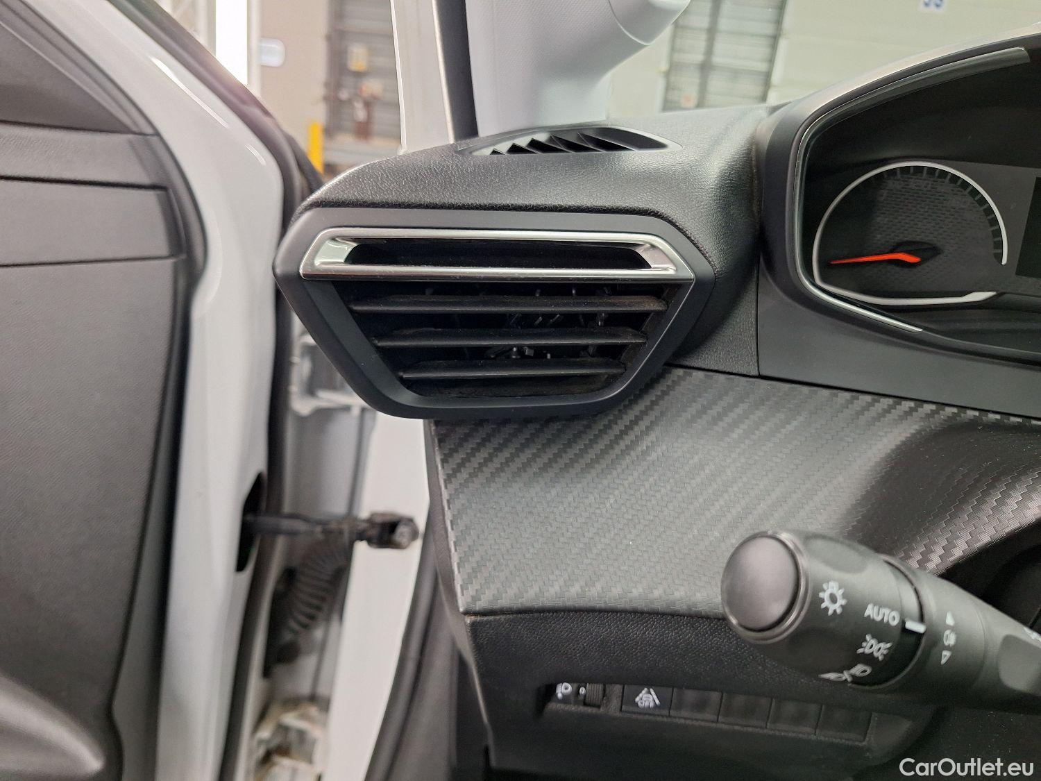  Peugeot  208 Peugeot,  '19, Peugeot  1.5 BlueHDi 100 MAN6 S&S Active 5d #12