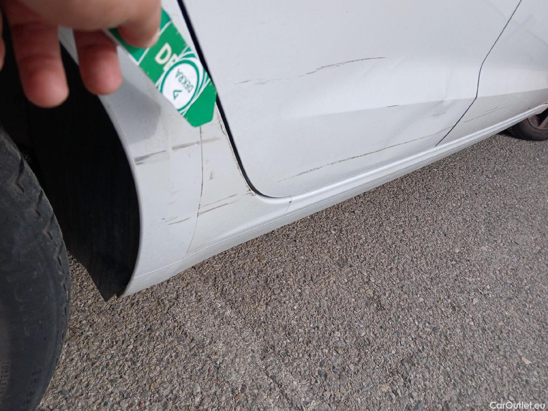  Audi  A1 Sportback AUDI A1 / 2018 / 5P / berlina con portón Sportback Advanced 25 TFSI 70kW (95CV) #41