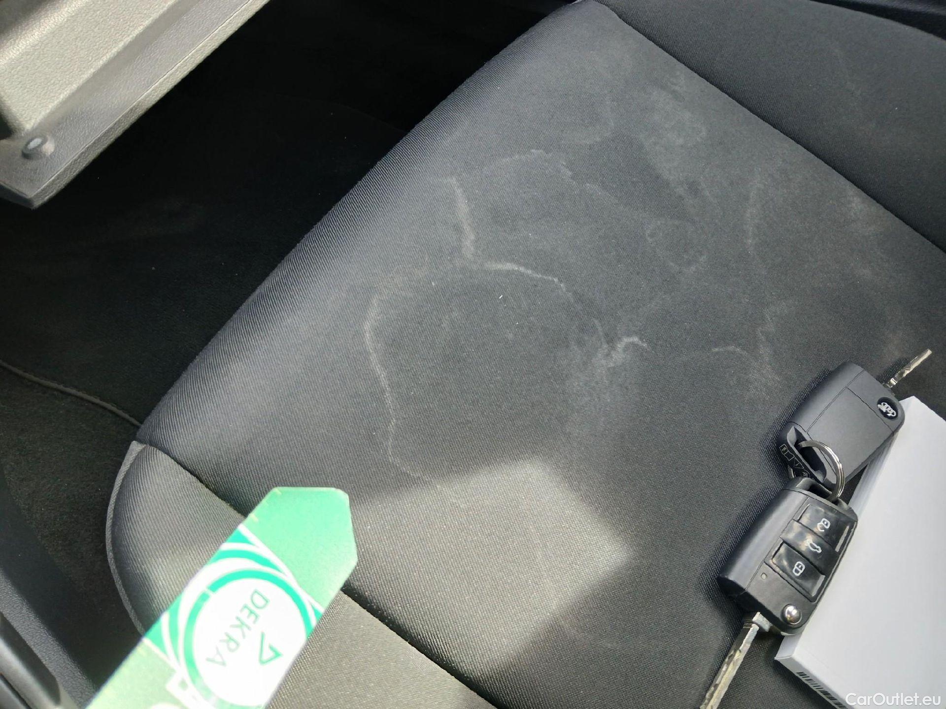  Audi  A1 Sportback AUDI A1 / 2018 / 5P / berlina con portón Sportback Advanced 25 TFSI 70kW (95CV) #2