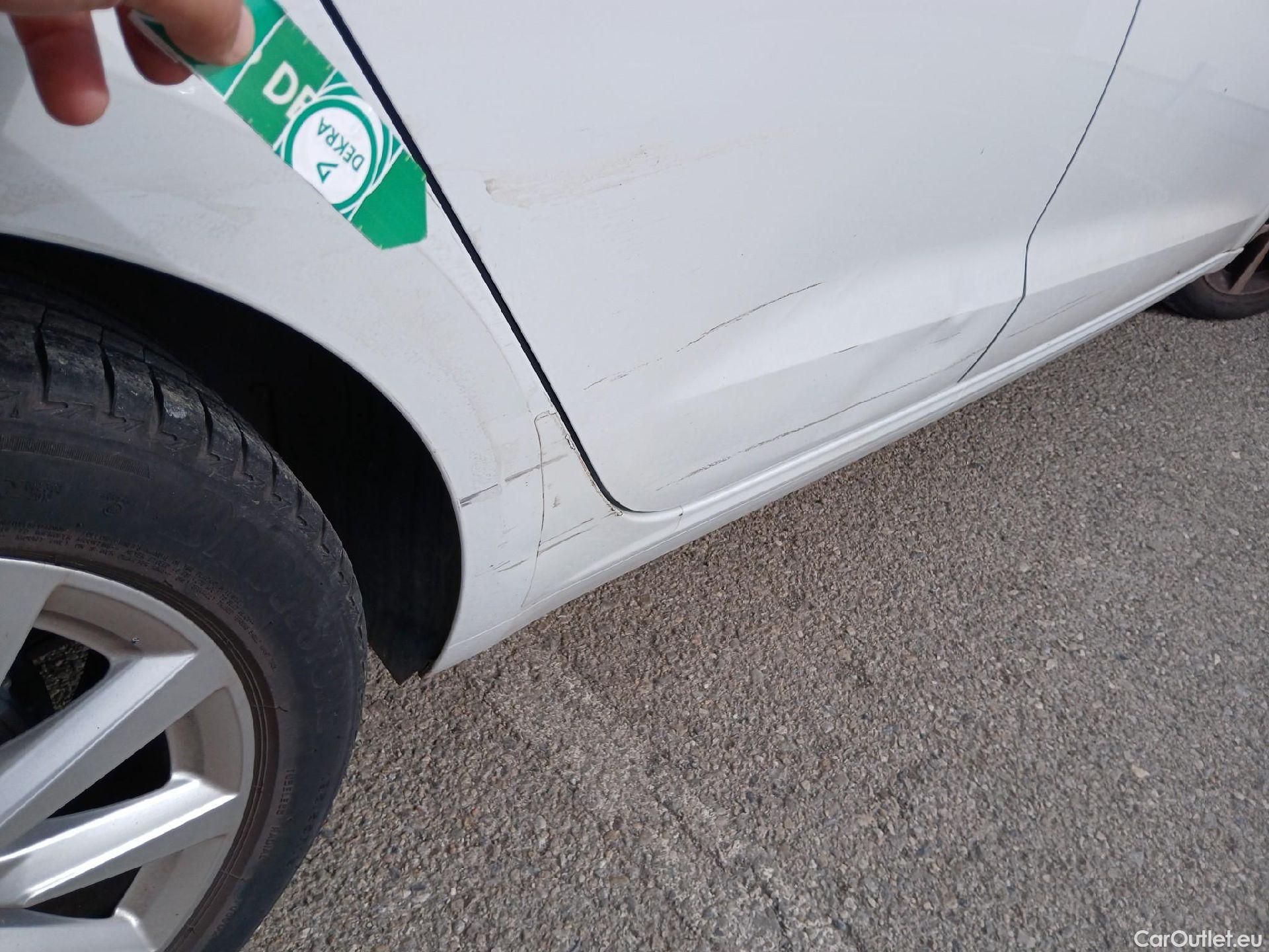  Audi  A1 Sportback AUDI A1 / 2018 / 5P / berlina con portón Sportback Advanced 25 TFSI 70kW (95CV) #42