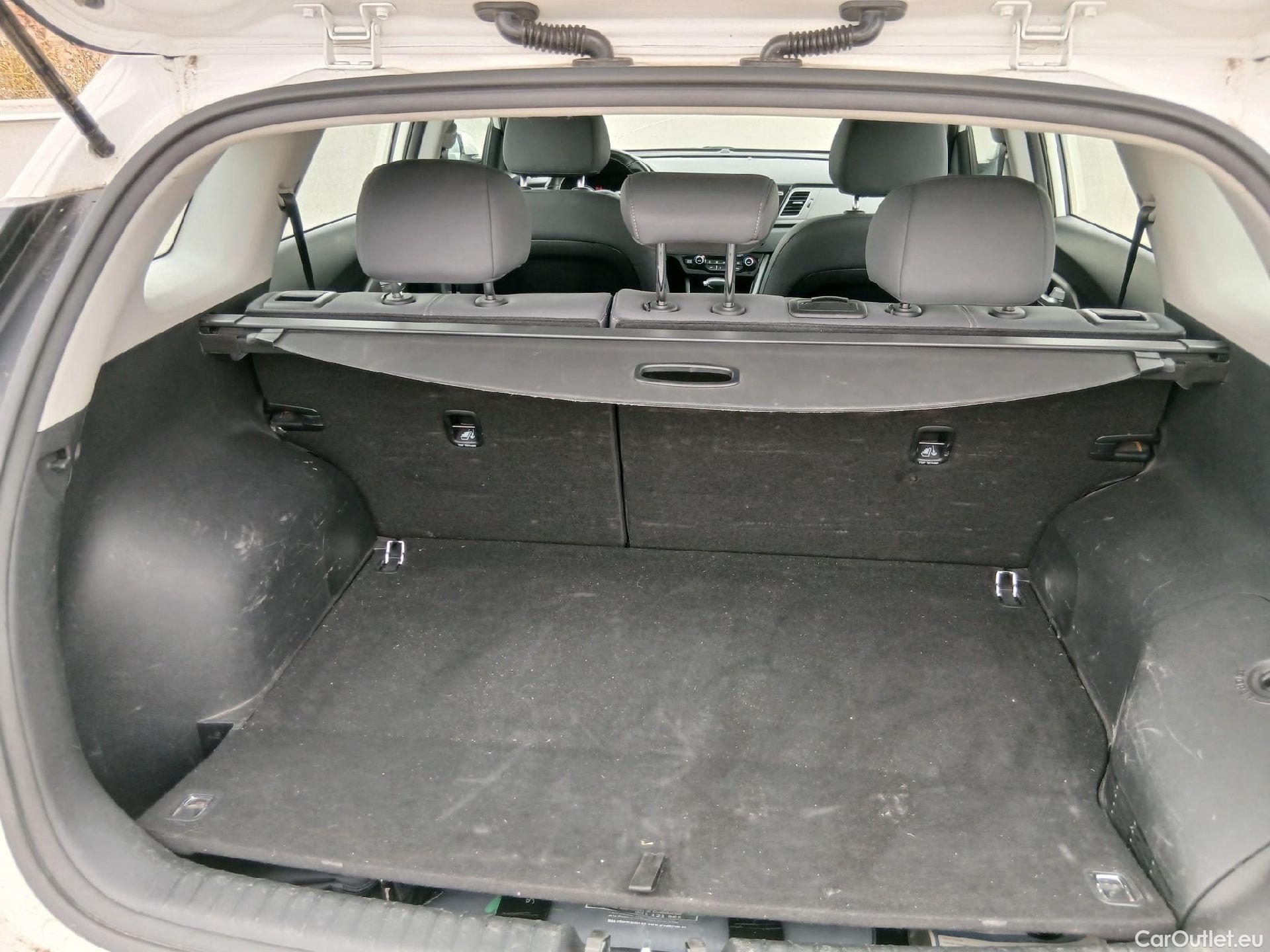  KIA  Niro KIA  Hïbrido Enchufable / 2016 / 5P / crossover 1.6 GDi Híbrido Enchufable 104kW Drive #34