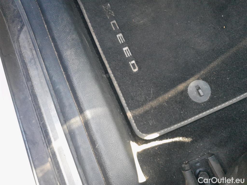  KIA  XCeed KIA  1.6 GDi PHEV 104kW (141CV) eDrive (AC) #7