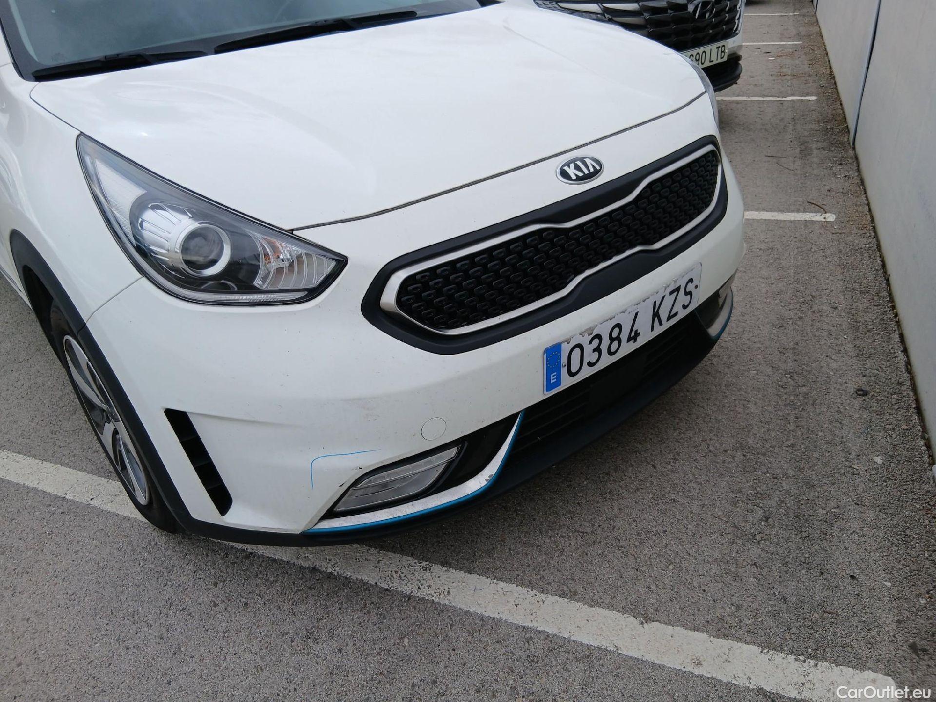  KIA  Niro KIA  Hïbrido Enchufable / 2016 / 5P / crossover 1.6 GDi Híbrido Enchufable 104kW Drive #3