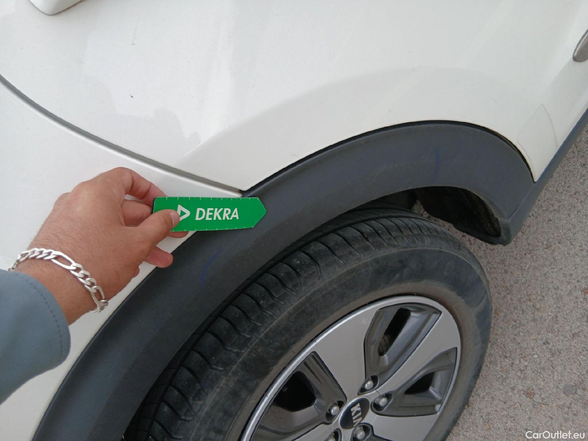  KIA  Niro KIA  Hïbrido Enchufable / 2016 / 5P / crossover 1.6 GDi Híbrido Enchufable 104kW Drive #23