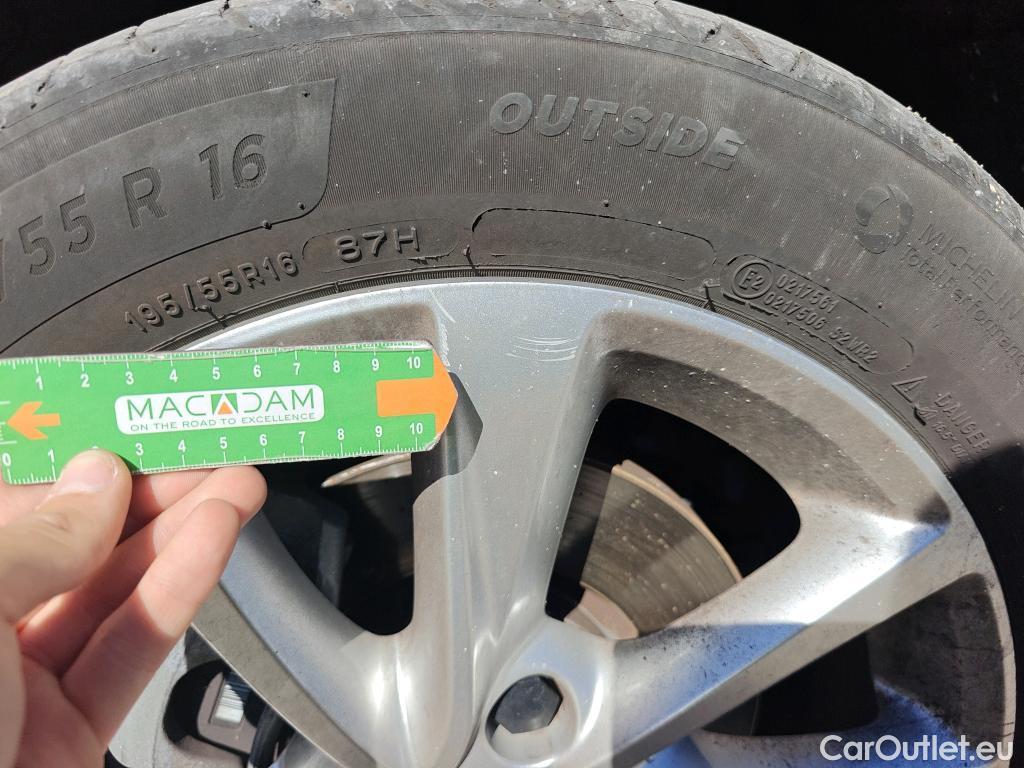  Opel  Corsa OPEL  / 2019 / 5P / berlina con portón 1.5D DT 74kW (100CV) Edition #19