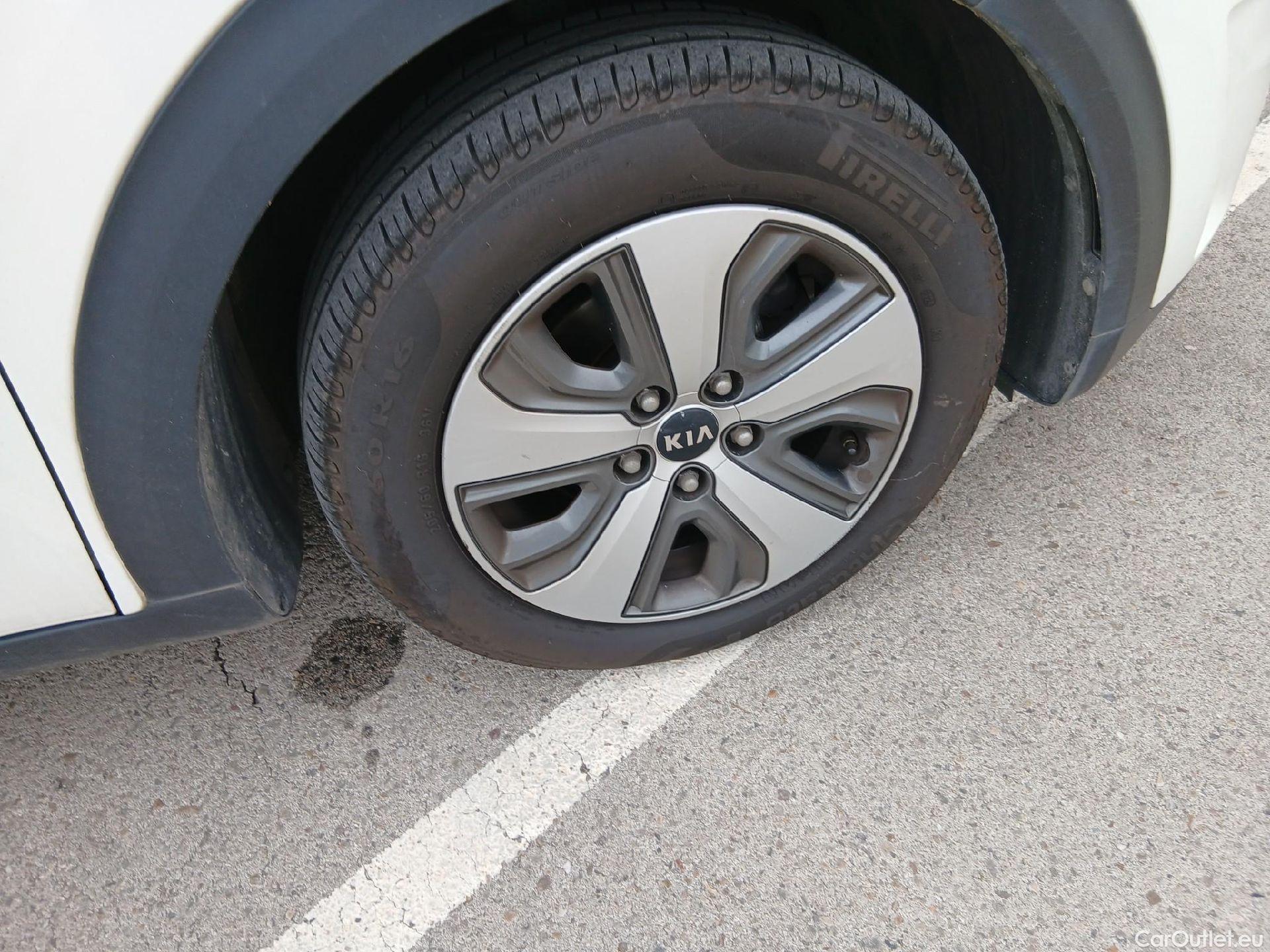  KIA  Niro KIA  Hïbrido Enchufable / 2016 / 5P / crossover 1.6 GDi Híbrido Enchufable 104kW Drive #32