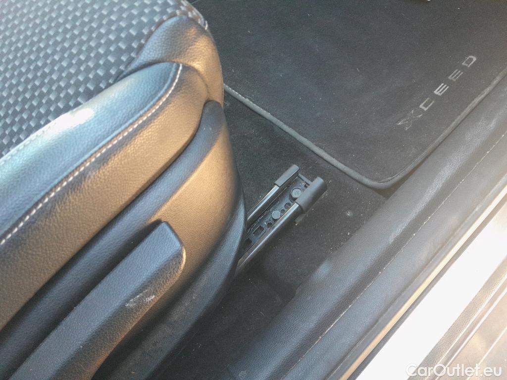  KIA  XCeed KIA  1.6 GDi PHEV 104kW (141CV) eDrive (AC) #5