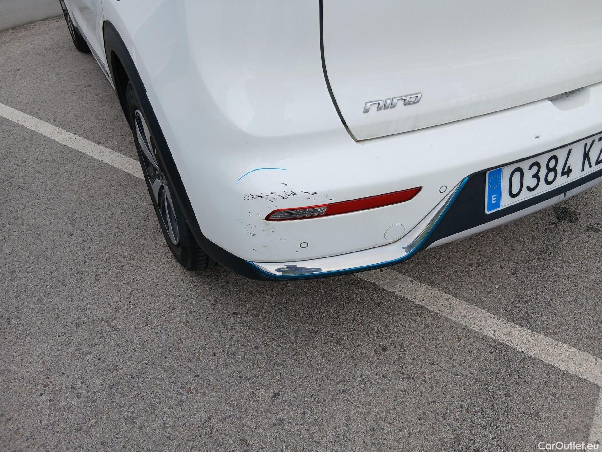  KIA  Niro KIA  Hïbrido Enchufable / 2016 / 5P / crossover 1.6 GDi Híbrido Enchufable 104kW Drive #29