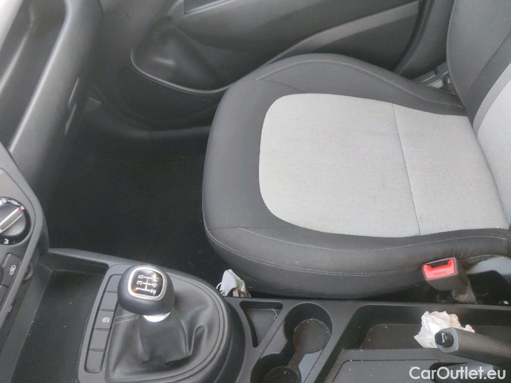  Hyundai  i10 HYUNDAI  / 2020 / 5P / berlina con portón 1.0 Essence #14