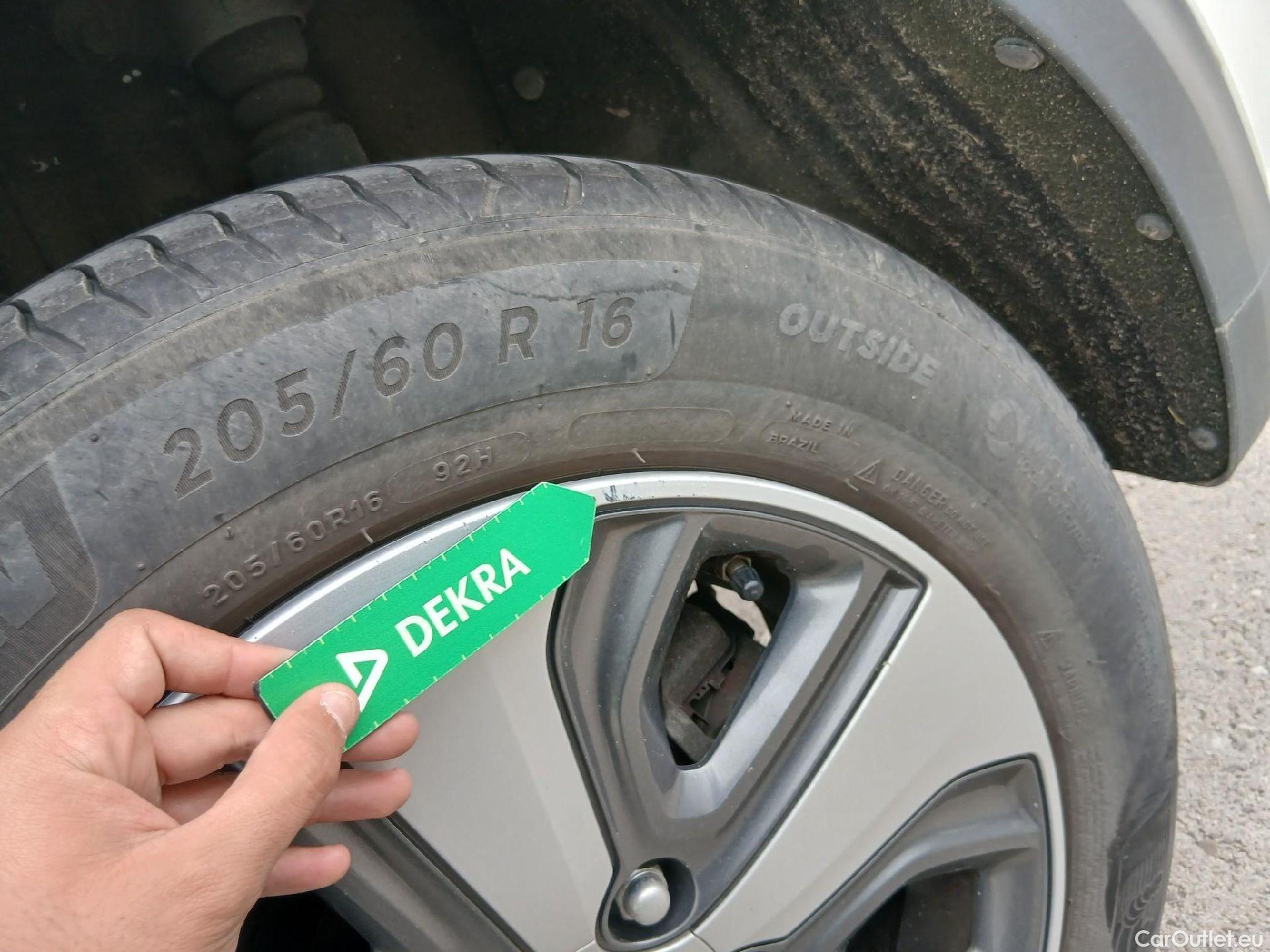  KIA  Niro KIA  Hïbrido Enchufable / 2016 / 5P / crossover 1.6 GDi Híbrido Enchufable 104kW Drive #14