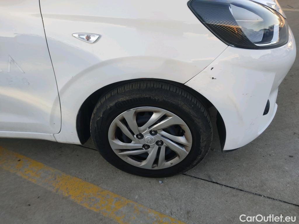  Hyundai  i10 HYUNDAI  / 2020 / 5P / berlina con portón 1.0 Essence #11