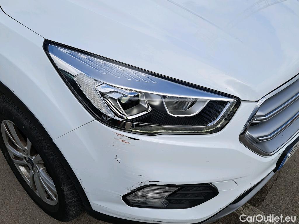  Ford  Kuga FORD  / 2016 / 5P / todoterreno 1.5 EcoBoost 88kW 4x2 Trend+ (CX) #1