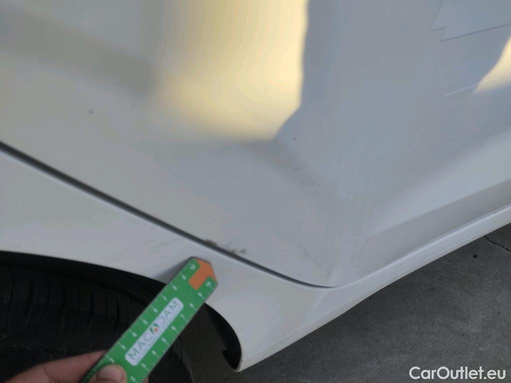  Hyundai  i10 HYUNDAI  / 2020 / 5P / berlina con portón 1.0 Essence #22