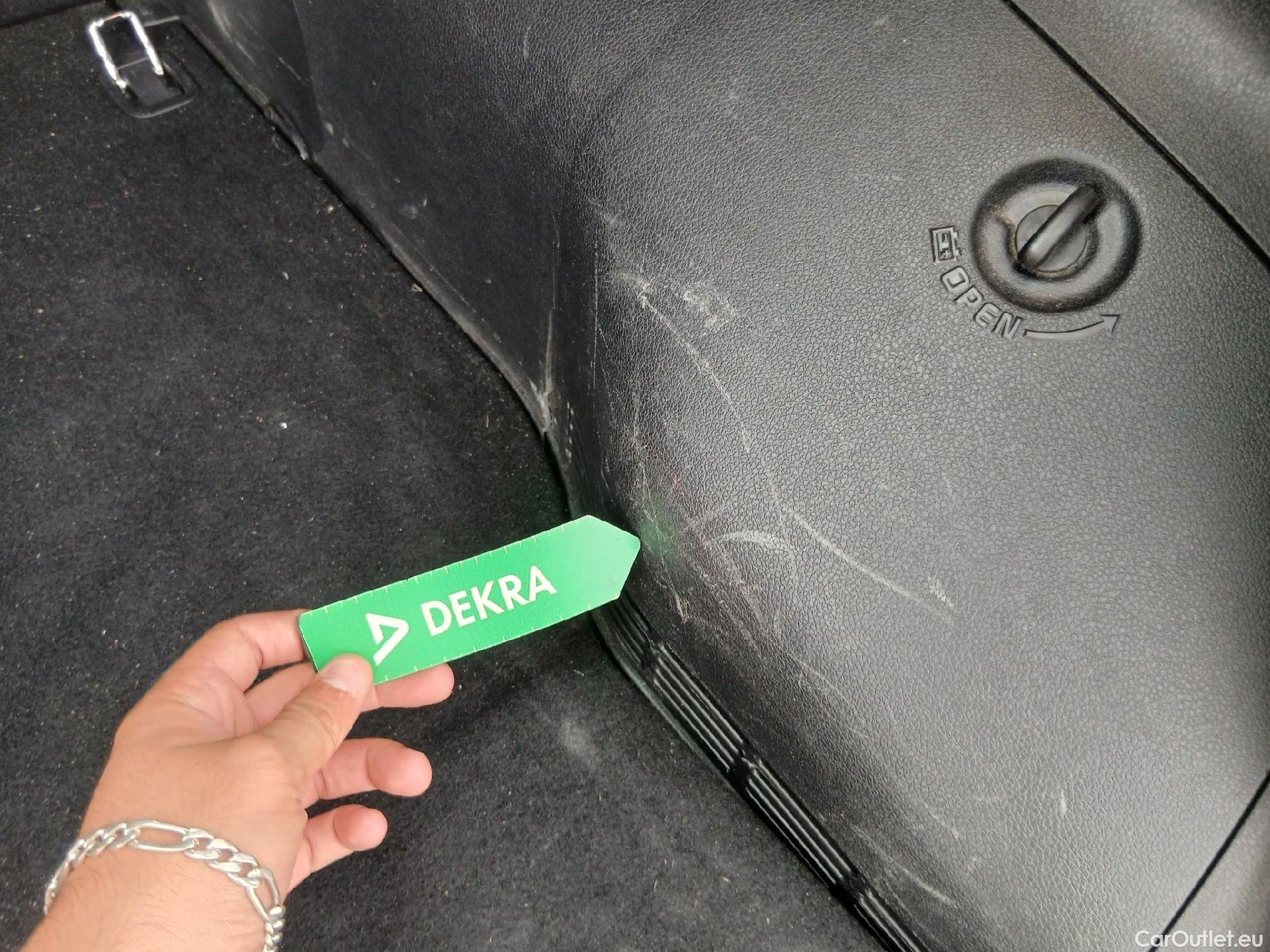  KIA  Niro KIA  Hïbrido Enchufable / 2016 / 5P / crossover 1.6 GDi Híbrido Enchufable 104kW Drive #38