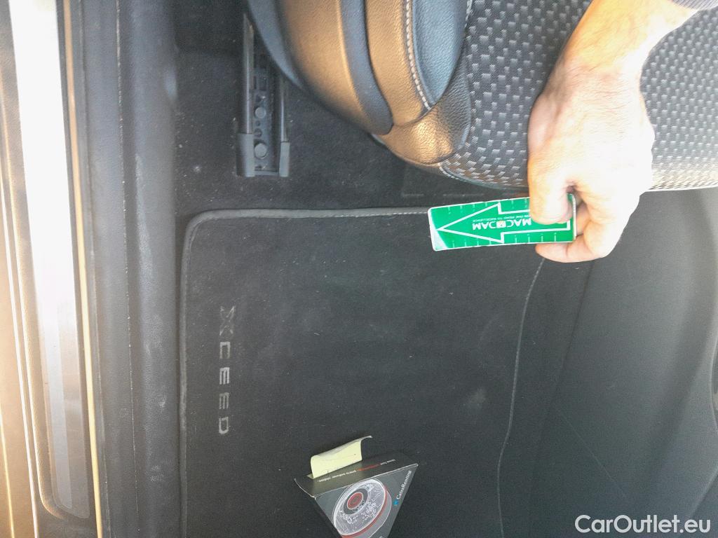  KIA  XCeed KIA  1.6 GDi PHEV 104kW (141CV) eDrive (AC) #13