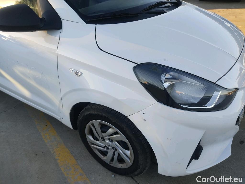  Hyundai  i10 HYUNDAI  / 2020 / 5P / berlina con portón 1.0 Essence #3