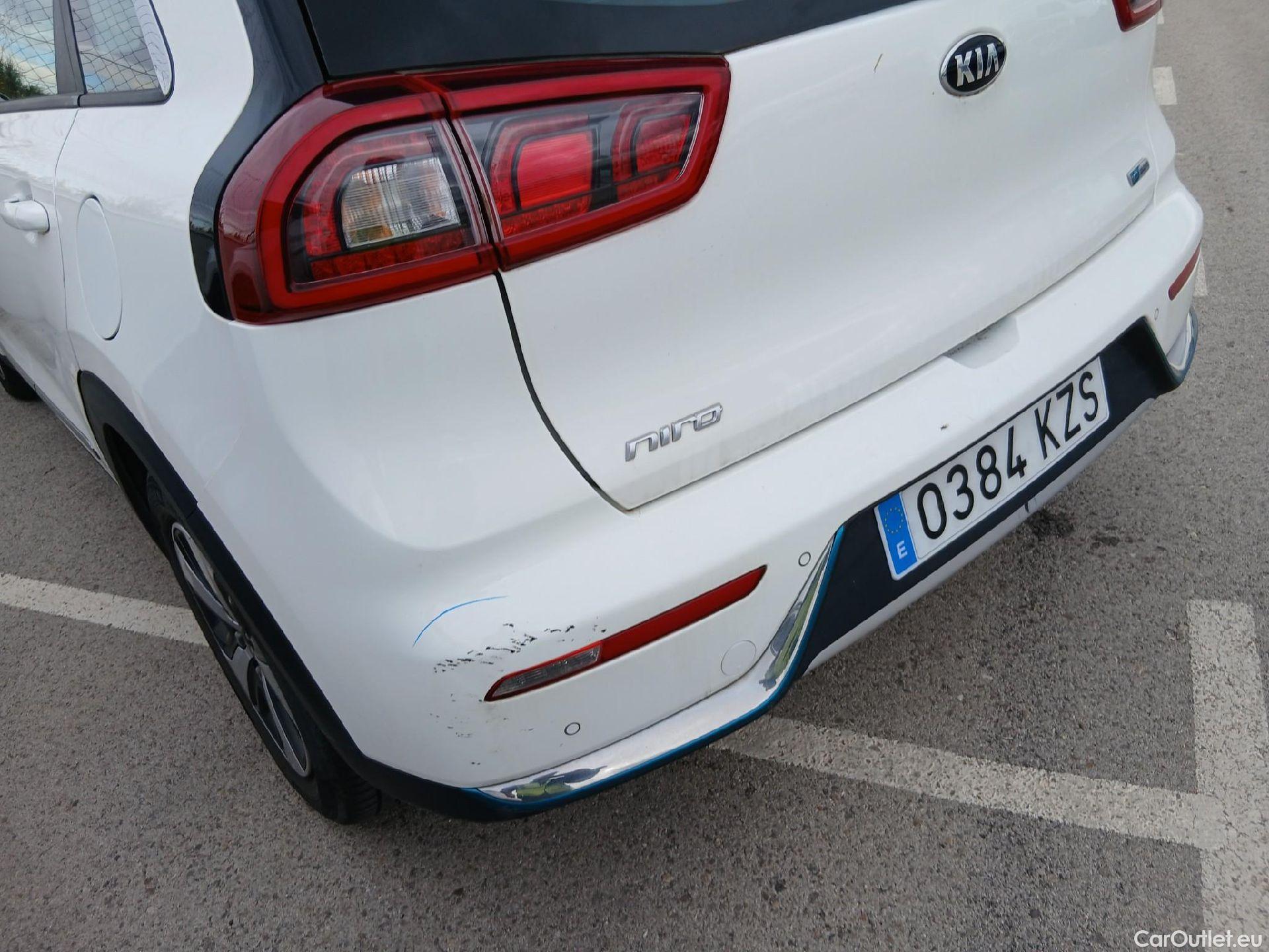  KIA  Niro KIA  Hïbrido Enchufable / 2016 / 5P / crossover 1.6 GDi Híbrido Enchufable 104kW Drive #15