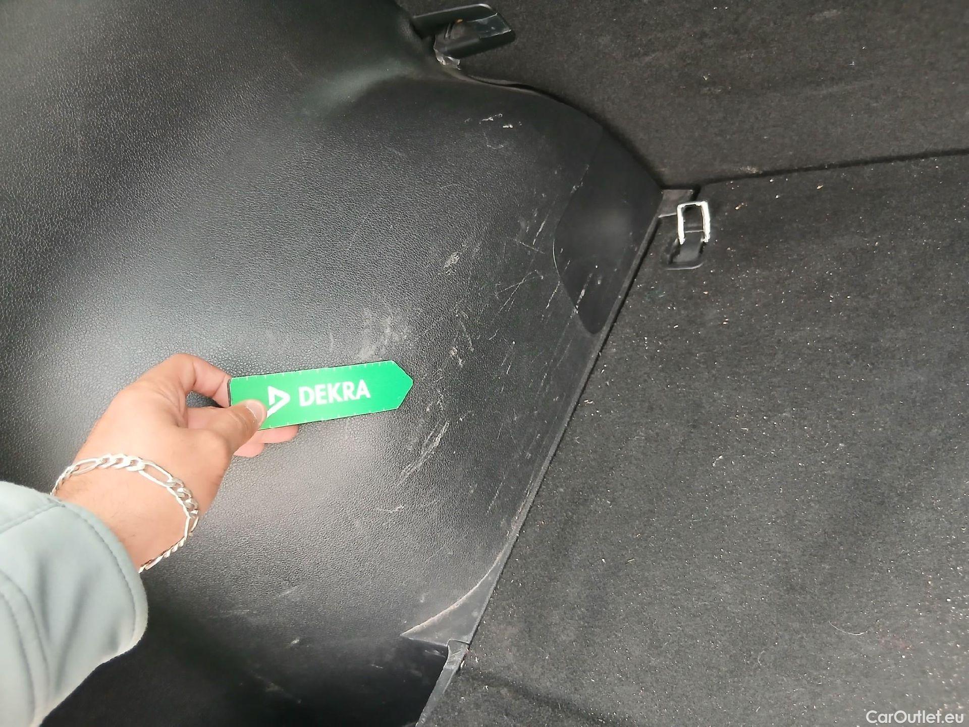  KIA  Niro KIA  Hïbrido Enchufable / 2016 / 5P / crossover 1.6 GDi Híbrido Enchufable 104kW Drive #35