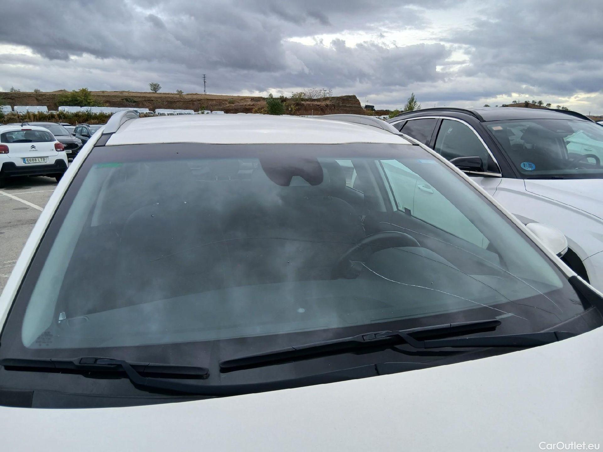  KIA  Niro KIA  Hïbrido Enchufable / 2016 / 5P / crossover 1.6 GDi Híbrido Enchufable 104kW Drive #4