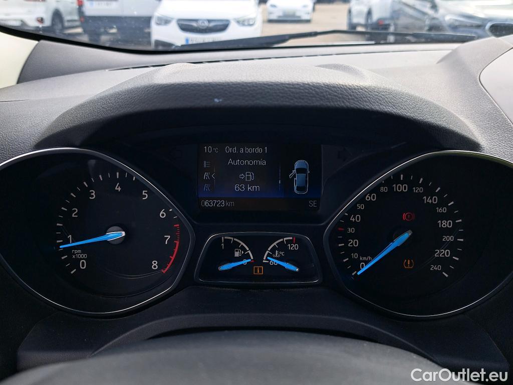  Ford  Kuga FORD  / 2016 / 5P / todoterreno 1.5 EcoBoost 88kW 4x2 Trend+ (CX) #35