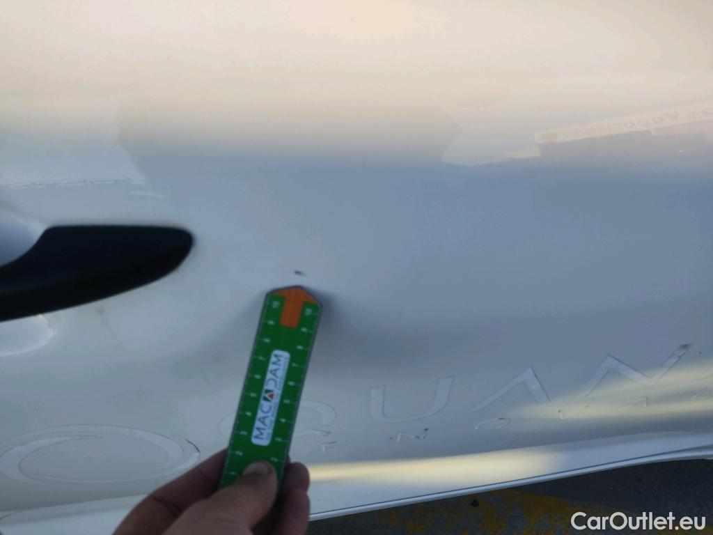  Hyundai  i10 HYUNDAI  / 2020 / 5P / berlina con portón 1.0 Essence #20