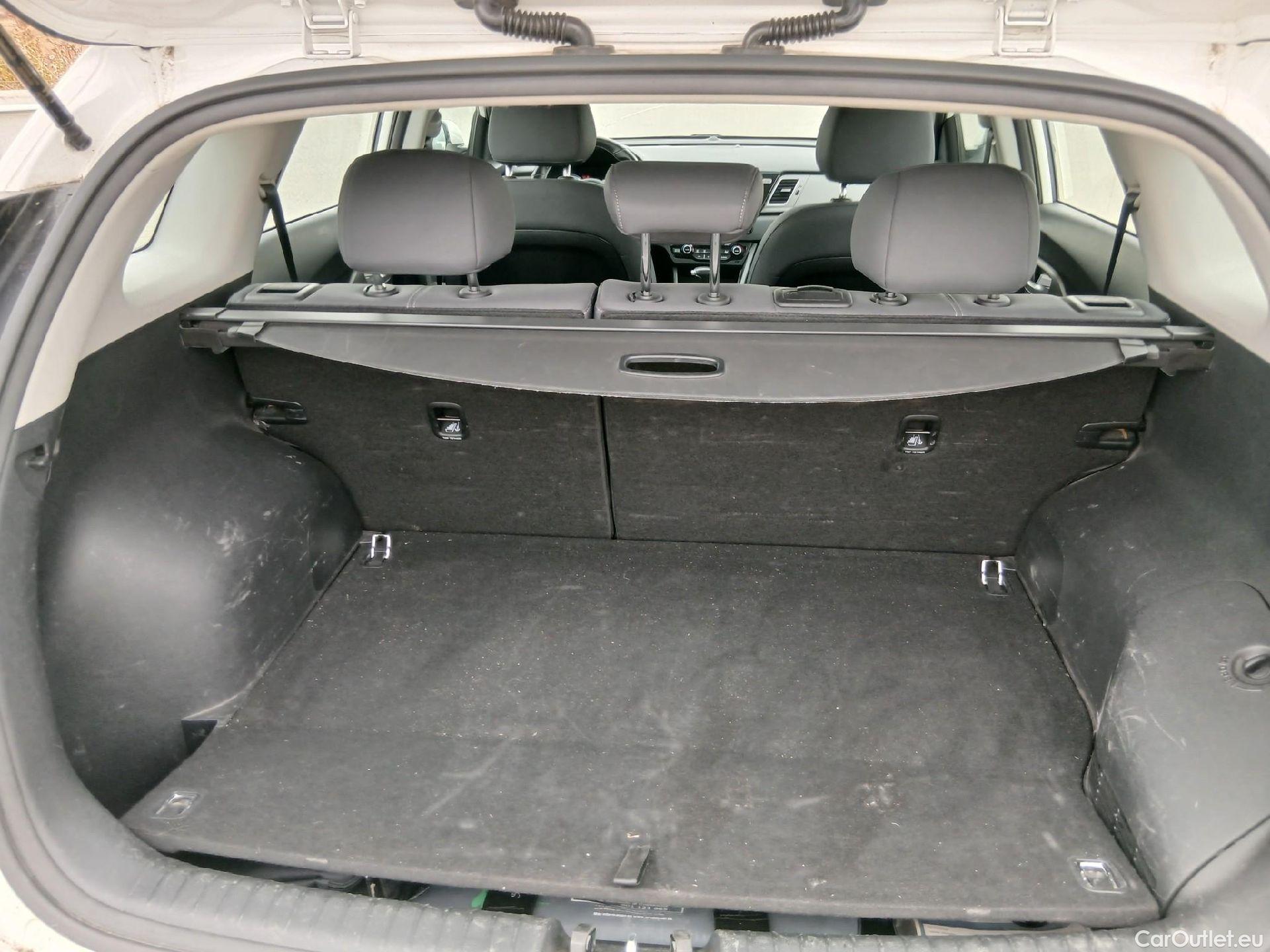  KIA  Niro KIA  Hïbrido Enchufable / 2016 / 5P / crossover 1.6 GDi Híbrido Enchufable 104kW Drive #33