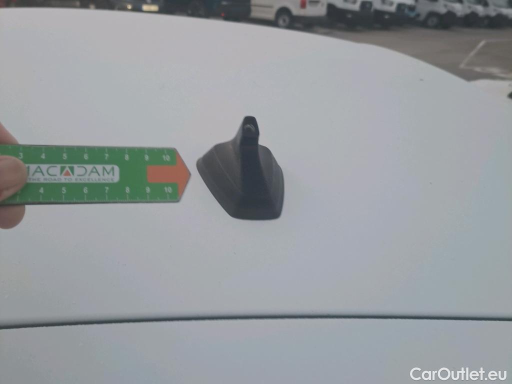  Renault  Clio RENAULT  / 2019 / 5P / berlina con portón Business Blue dCi 63 kW (85CV) (ACB) #30