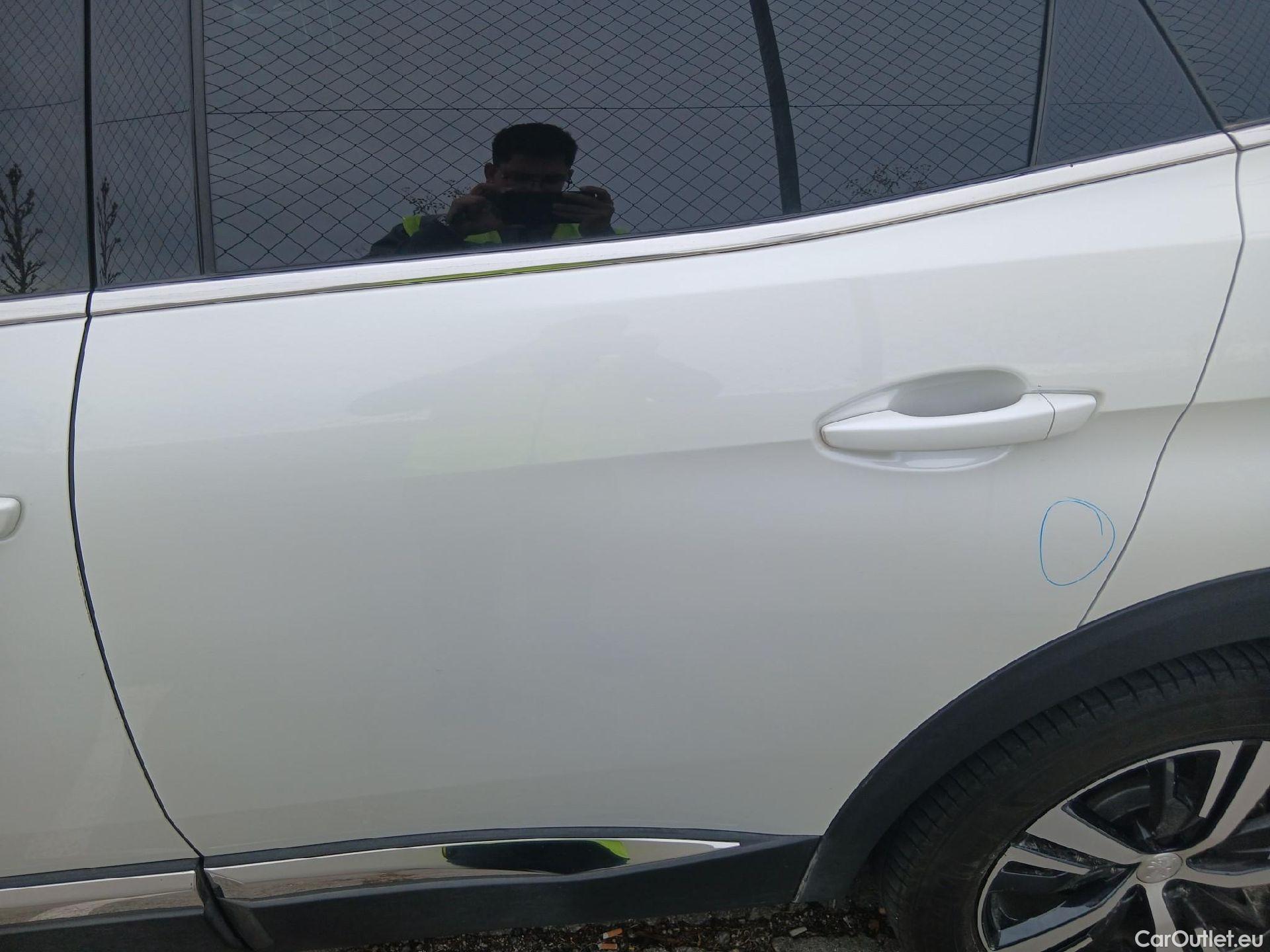  Peugeot  3008 PEUGEOT  / 2016 / 5P / todoterreno GT Line BlueHDi 132kW (180CV) S&S EAT8 #17