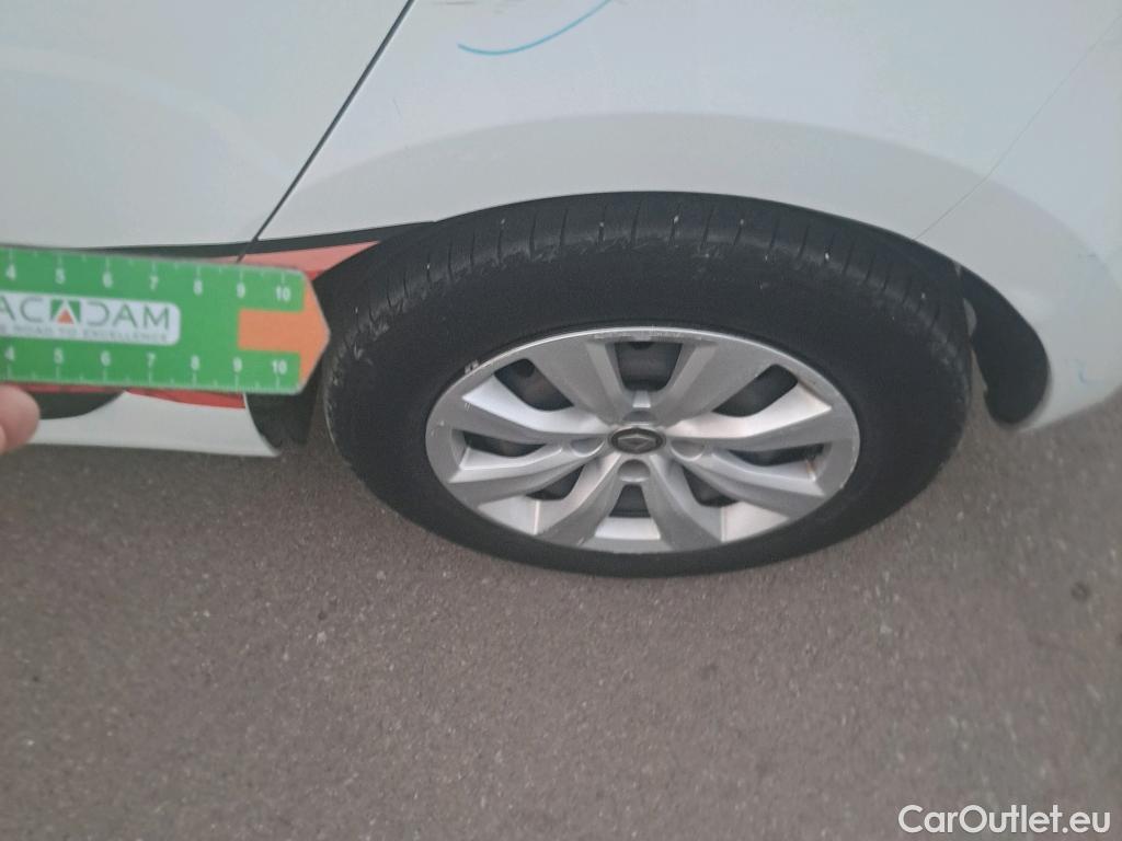  Renault  Clio RENAULT  / 2019 / 5P / berlina con portón Business Blue dCi 63 kW (85CV) (ACB) #15