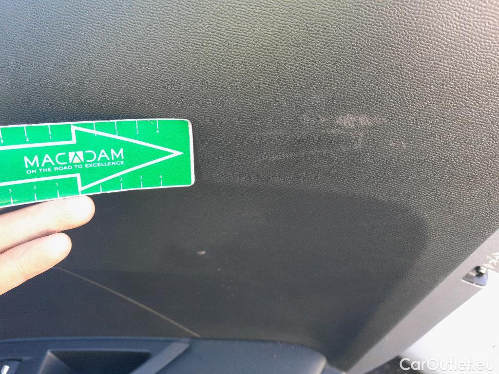  Peugeot  2008 PEUGEOT  / 2019 / 5P / todoterreno Allure Pack BlueHDI 81kW (110CV) #29