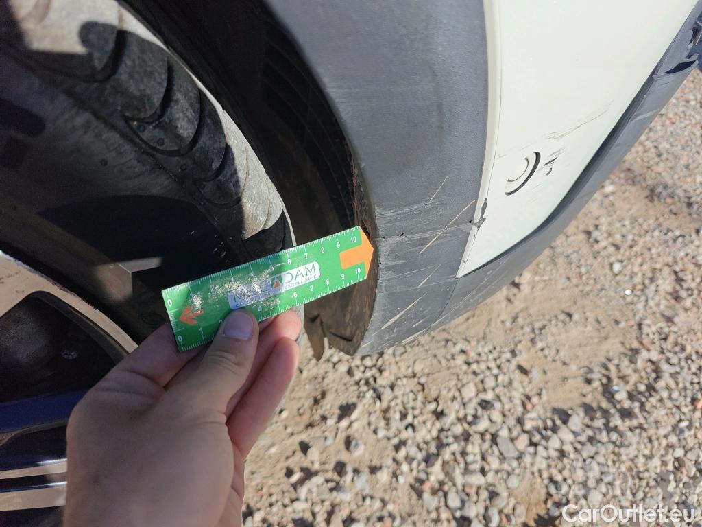  Peugeot  3008 PEUGEOT  / 2016 / 5P / todoterreno Allure BlueHDi 96kW (130CV) S&S EAT8 #52