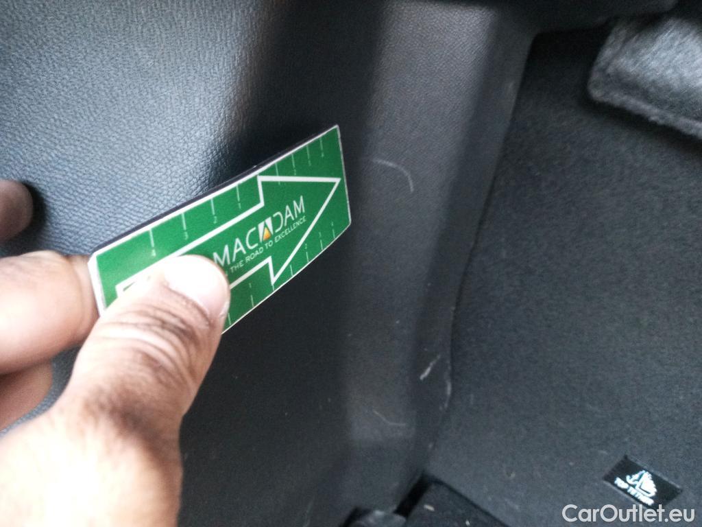  Peugeot  2008 PEUGEOT  / 2019 / 5P / todoterreno Allure Pack Puretech 130 S&S EAT8 (AC2) #9