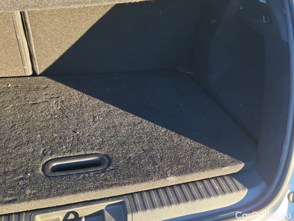  Renault  Captur RENAULT  / 2019 / 5P / todoterreno Intens TCe 90 (AC) #3