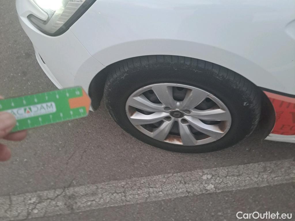  Renault  Clio RENAULT  / 2019 / 5P / berlina con portón Business Blue dCi 63 kW (85CV) (ACB) #17