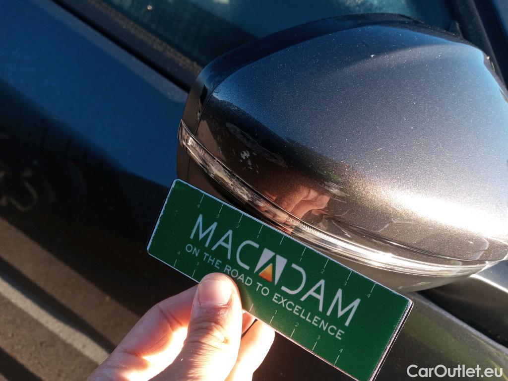  Peugeot  2008 PEUGEOT  / 2019 / 5P / todoterreno Allure Pack Puretech 130 S&S EAT8 (AC2) #42