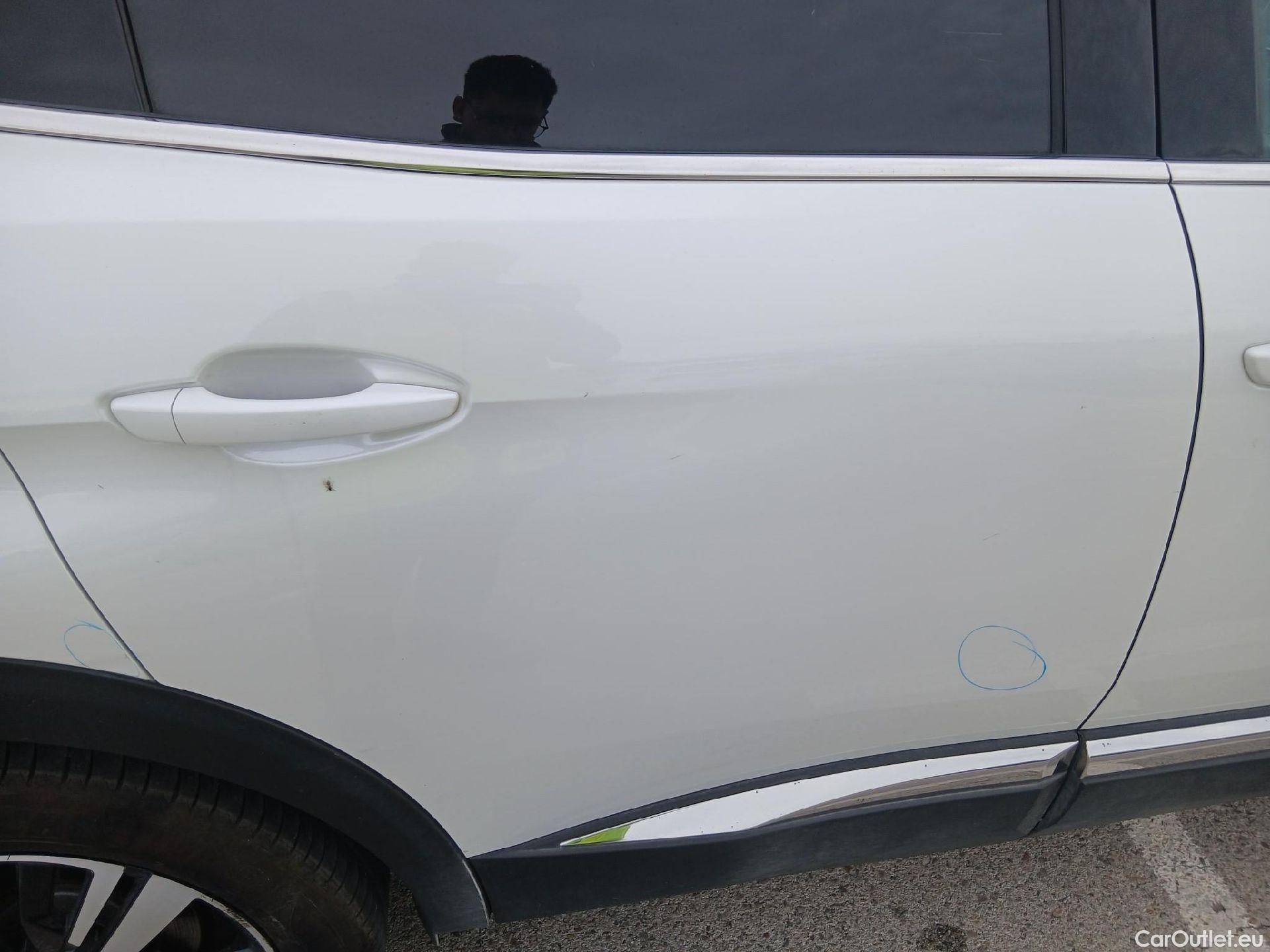  Peugeot  3008 PEUGEOT  / 2016 / 5P / todoterreno GT Line BlueHDi 132kW (180CV) S&S EAT8 #29