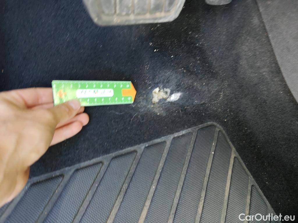  Peugeot  3008 PEUGEOT  / 2016 / 5P / todoterreno Allure BlueHDi 96kW (130CV) S&S EAT8 #32