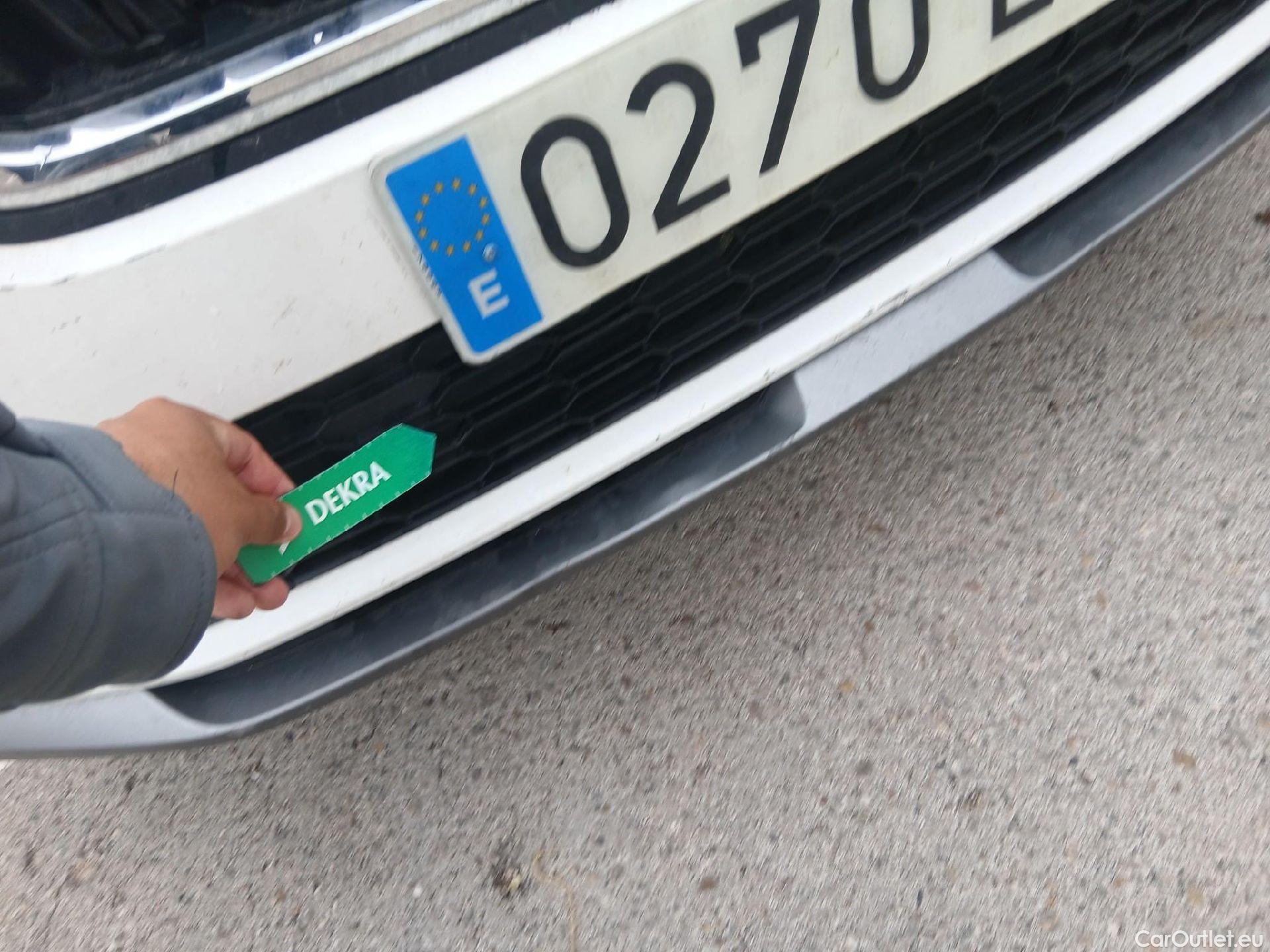  Skoda  KAMIQ SKODA  1.0 TSI 81kW (110CV) DSG Ambition (CX) #10