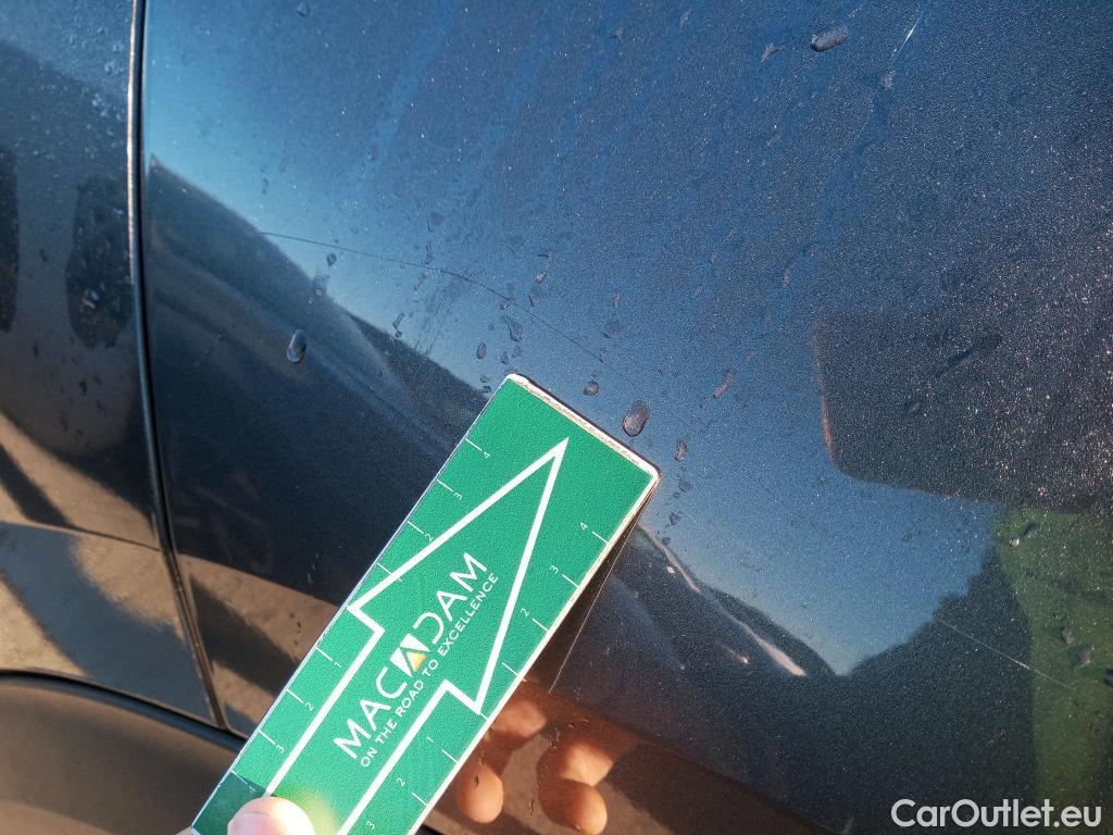  Peugeot  2008 PEUGEOT  / 2019 / 5P / todoterreno Allure Pack Puretech 130 S&S EAT8 (AC2) #17