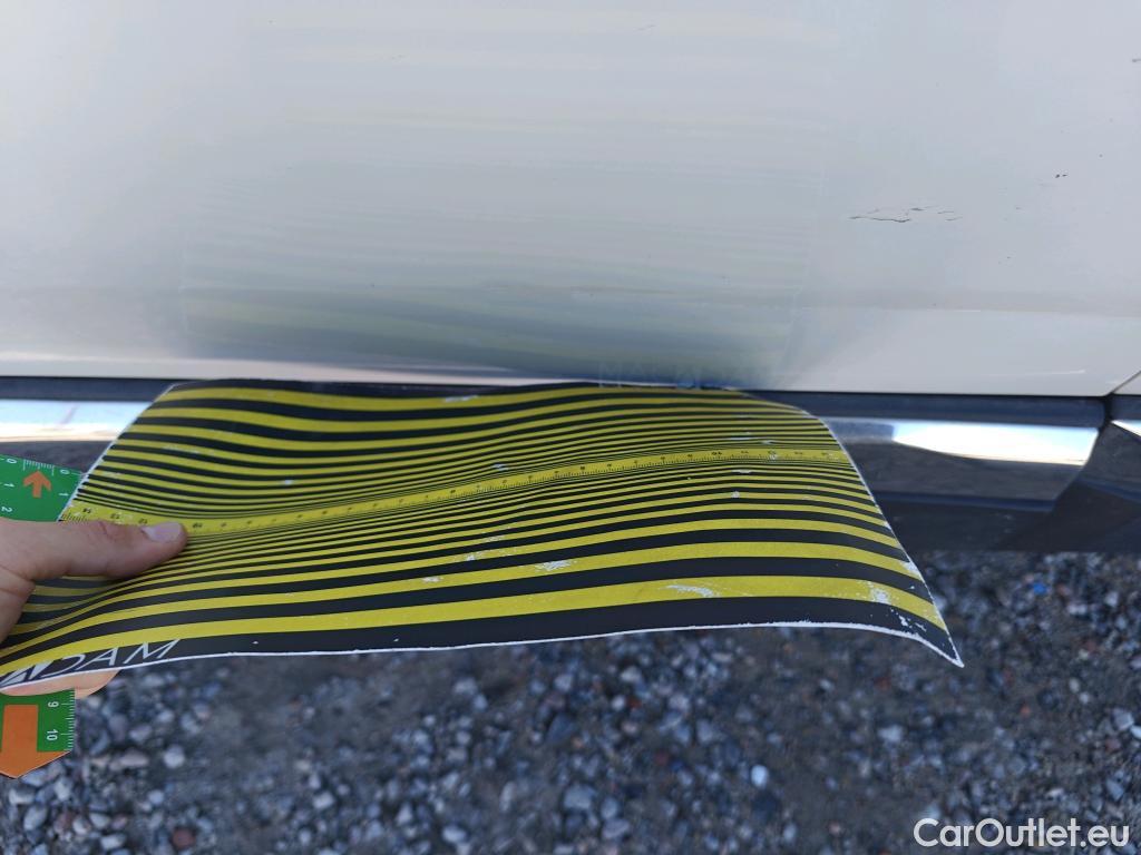  Peugeot  3008 PEUGEOT  / 2016 / 5P / todoterreno Allure BlueHDi 96kW (130CV) S&S EAT8 #3