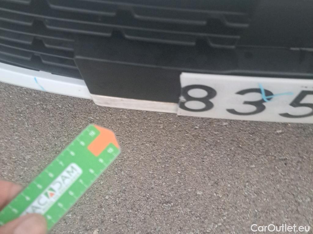  Renault  Clio RENAULT  / 2019 / 5P / berlina con portón Business Blue dCi 63 kW (85CV) (ACB) #24