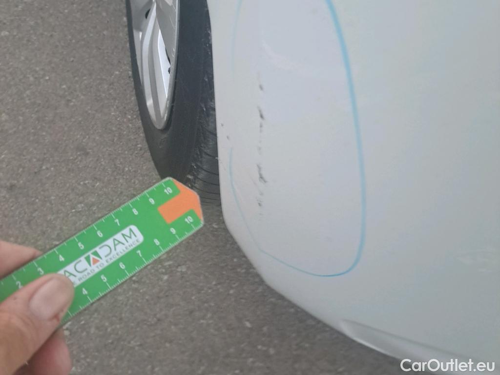  Renault  Clio RENAULT  / 2019 / 5P / berlina con portón Business Blue dCi 63 kW (85CV) (ACB) #10